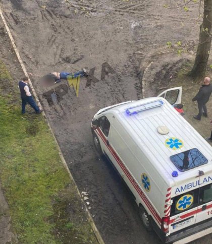 У Львові біля «Львівської політехніки» знайшли труп, чоловік випав з вікна (фото)
