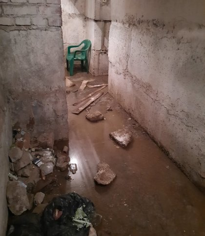 Туалетний папір та людські фекалії: львів'яни обурені станом підвалу на вулиці Вигоди (фото)