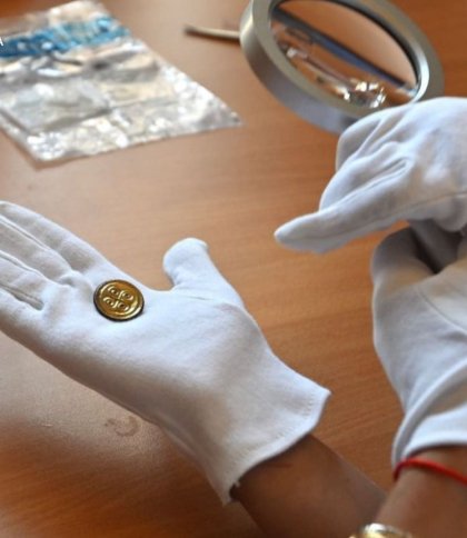 Мешканця Борислава судитимуть за спробу продати брошку V століття