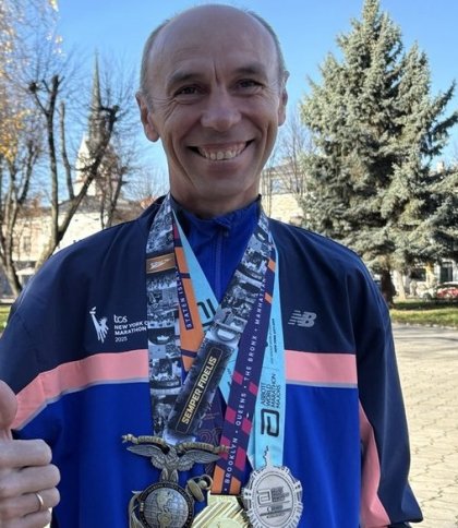 Ветеран зі Стрийщини пробіг два світові марафони в памʼять про загиблого сина