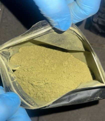 Правоохоронці затримали львівʼянина з 10 кг наркотичного чаю