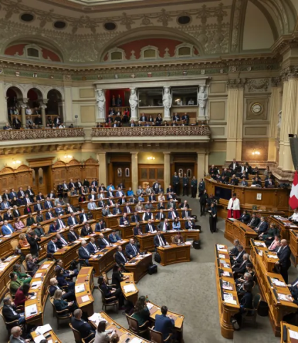 Парламент Швейцарії, фото Keystone / Anthony Anex