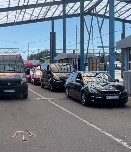 Понад 100 автомобілів на кордоні з Польщею: яка ситуація у пунктах пропуску