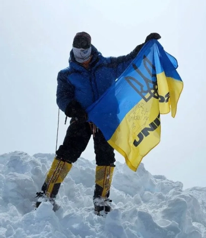 Український прапор замайорів на найвищій точці Північної Америки
