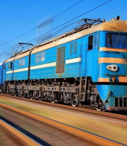 Тринадцять потягів затримуються через аварію біля Києва