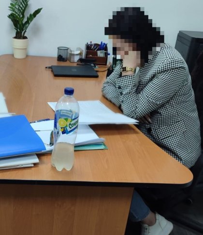 Мешканка Львівщини обіцяла організувати перетин кордону через фіктивну довідку за 5500 доларів