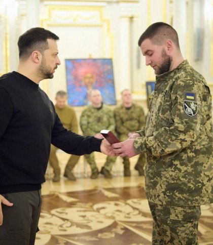 Зеленський нагородив орденами трьох військовослужбовців Яворівської 45-ї бригади ЗСУ