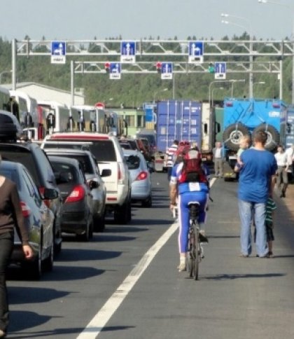 Росіяни тікають від мобілізації за кордон: країни Балтії відмовляються їх впускати, а Німеччина приймає ухилянтів