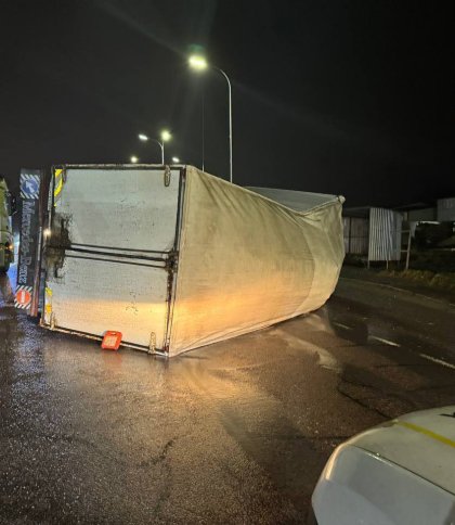 Поблизу Львова перекинулась вантажівка та перекрила рух трасою Київ — Чоп