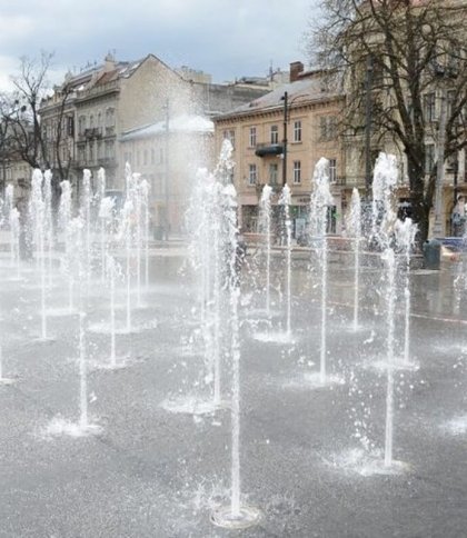 У центрі Львова запрацювали три фонтани