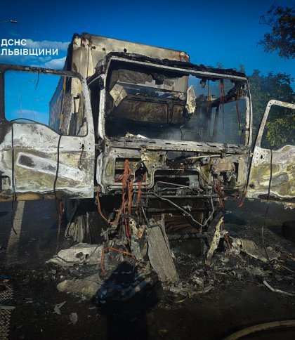 На трасі у Львівській області під час руху згоріла вантажівка