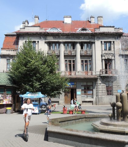 У Бродах реставрують будівлю Празького банку