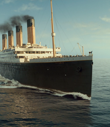 Титанік пливе по своєму маршруту