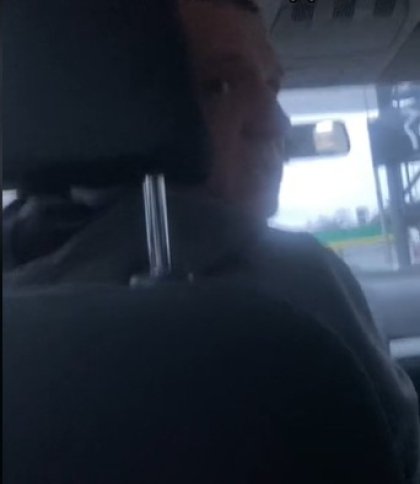 У Львові водій таксі накинувся з кулаками на пасажирок за запізнення на поїздку