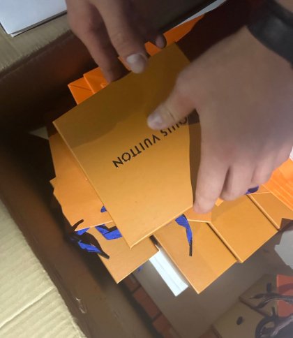 У “Шегинях” виявили контрабанду ременів відомих брендів