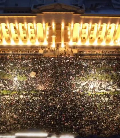 Влада Грузії не виконала вимоги протестувальників: парламент беруть в облогу, силовики застосовують водомети