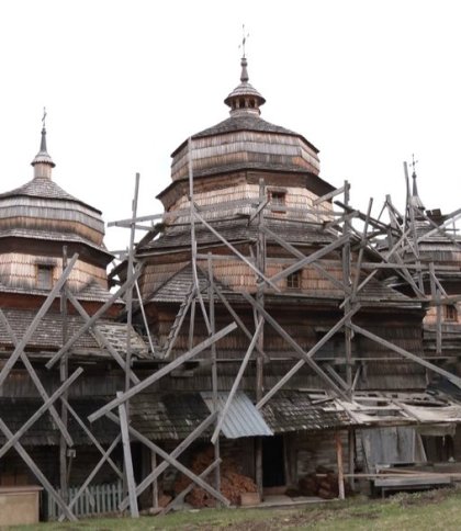 На стінах залишились дірки від куль часів Другої світової війни: на Львівщині реставрують церкву XVII століття
