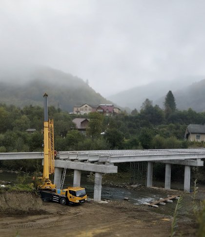 На Львівщині будують новий міст через річку Опір