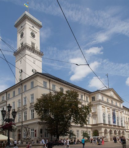 Розслідують зловживання владою у Львівській міськраді: мільйони гривень "виписали" на премії