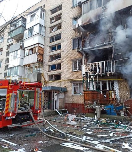 Окупанти обстріляли будівлю Червоного Хреста у Херсоні: зайнялася пожежа