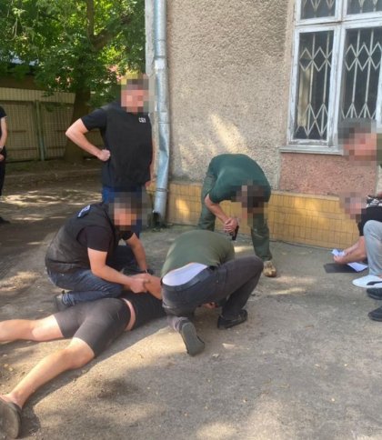 Робив пенсіонерами за 00: на Львівщині затримали чоловіка, який допомагав «ухилянтам»