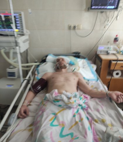 Непритомний Андрій Панасюк на лікарняному ліжку, фото Наталії Антонюк