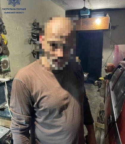 Знайшли по геолокації: львівські патрульні спіймали крадія телефона