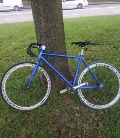 Планував здати велосипед на металолом: у Львові патрульні знайшли грабіжника