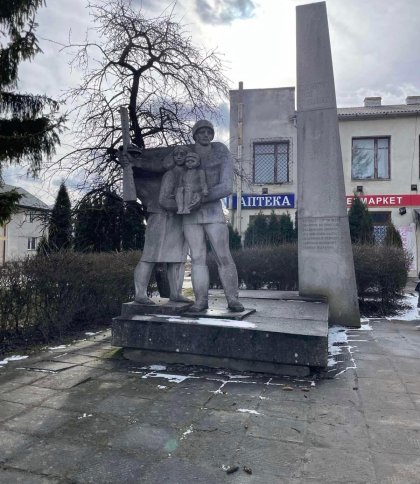 На Золочівщині демонтували чергового радянського солдата