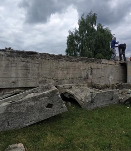 У Рава-Руській демонтовують радянський пам’ятник (відео)