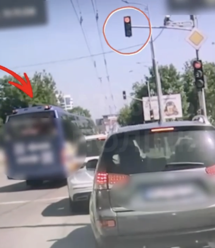 Порушення зняв на відео небайдужий: у Львові оштрафували водія автобуса за проїзд на червоний