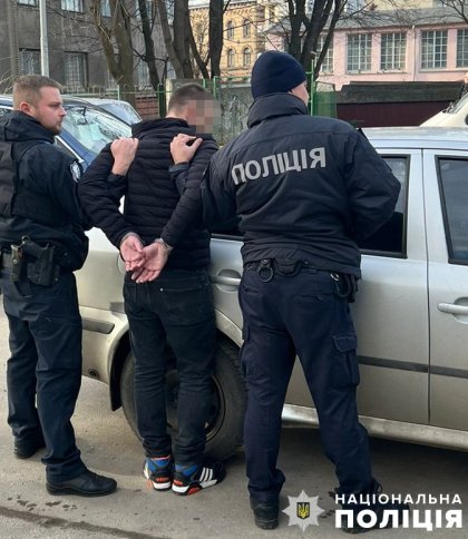 Троє мешканців Львівщини викрали чоловіка з власної квартири