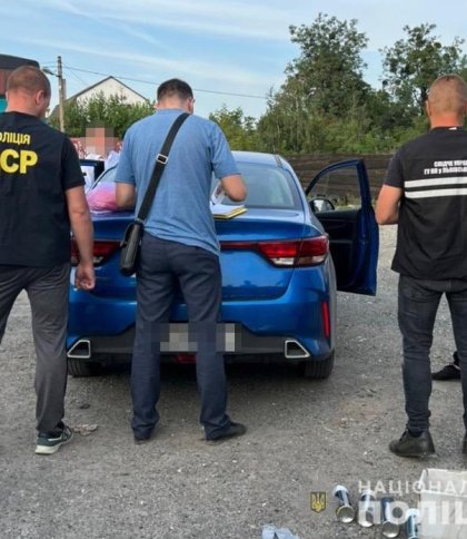 Мали доставити, натомість поцупили: на Львівщині затримали чоловіків, які викрали товар на майже 1,8 млн грн