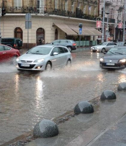 За півтори години випала чотириденна норма опадів: у Садового відзвітували про наслідки негоди у Львові