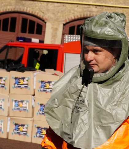 Рятувальники Львівщини отримали засоби індивідуального захисту від хімічного та радіаційного забруднень