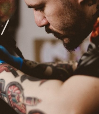 Можуть викликати рак: у чорнилах для татуювань знайшли небезпечні речовини
