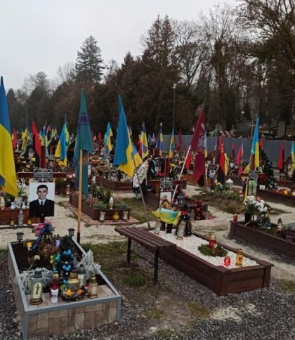 У Львові почали встановлювати пам’ятні знаки на могилах загиблих воїнів