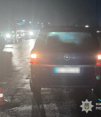 Жінку переїхало 4 авто: поліція встановлює особу загиблої біля Львова