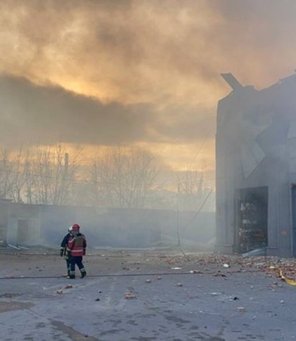 Пожежа після ракетного удару у Подільському районі Києва 29 грудня 2023, фото «Суспільного»