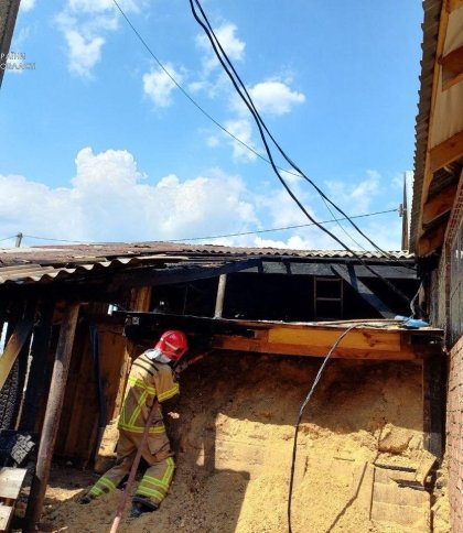 На Львівщині від вогню врятували господарську будівлю