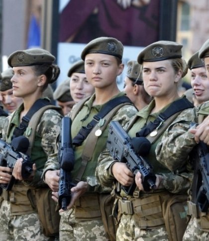 Кількість військово-облікових спеціальностей для жінок зменшать — експерт