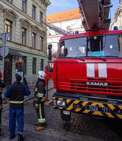 У Львові рятувальники ліквідували пожежу в квартирі