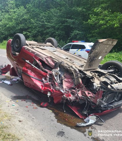 Поблизу Трускавця в ДТП перекинувся легковик — троє людей у лікарні