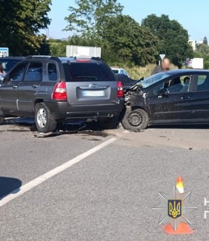 У Золочеві через ДТП травмувалася 9-річна дівчинка та троє дорослих