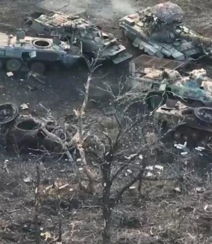 Знищена колона російської техніки, яка намагалася наступати на Донбасі, фото Генштабу