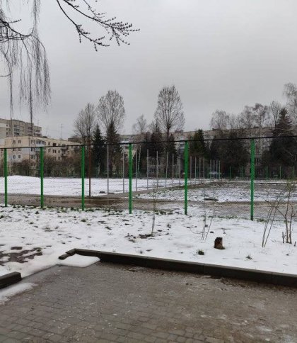 На дітей все одно: львів’яни обурились відсутністю ремонтних робіт на одному зі стадіонів міста
