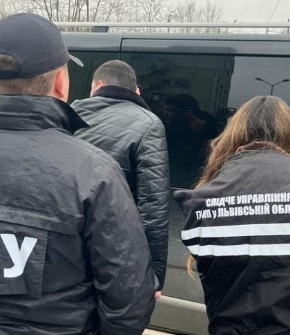 Спіймали «на гарячому»: на Львівщині затримали двох організаторів переправлення ухилянта через кордон