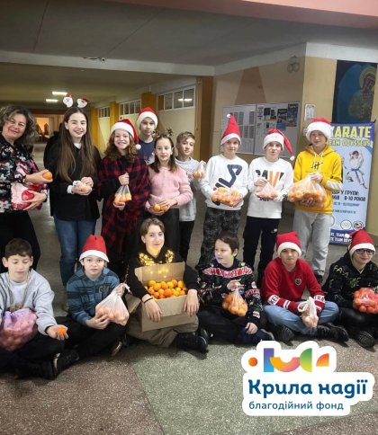 Львівські школярі зібрали 2 тонни мандаринів для дітей у лікарнях