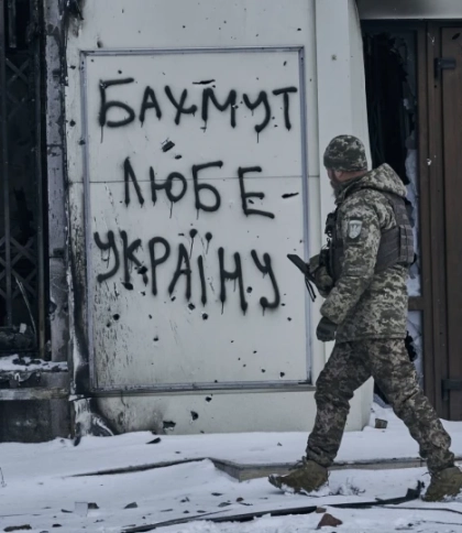 Українські військові є в Бахмуті — Міноборони 