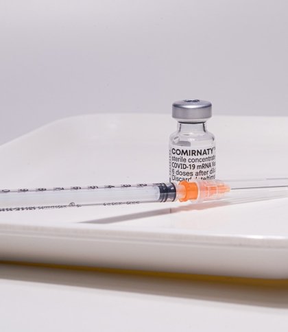 Вакцина Pfizer тепер доступна у всіх центрах вакцинації: кому надають перевагу